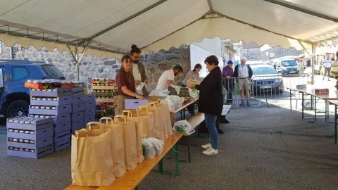 Découvrez-le-marche-de-la-myrtille-en-ardeche